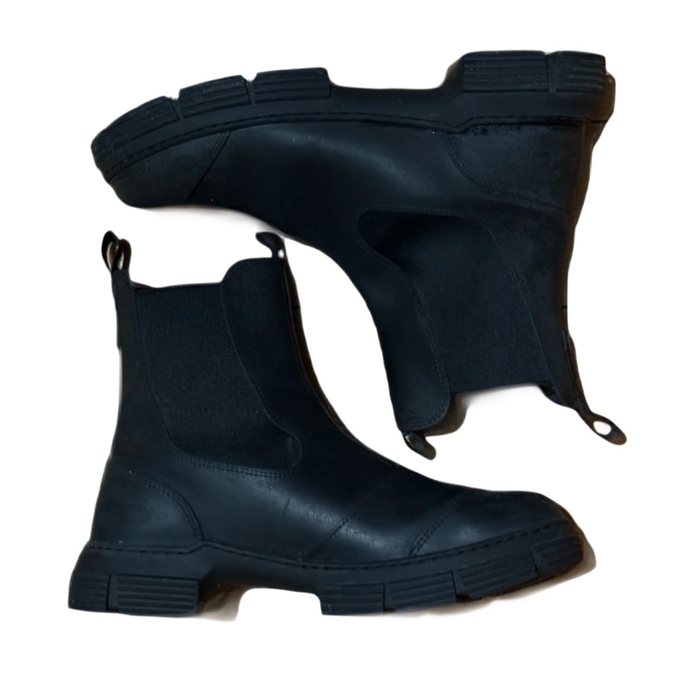 Black Chunky Chelsea Boots
